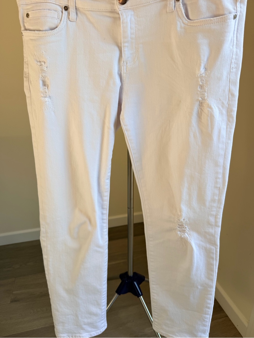 Kut from the Kloth White Straight Leg Jeans with Light Distressing size 12 - Picture 4 of 13